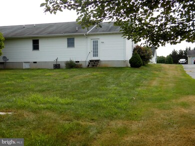 12615 Carol Ave, Greencastle, PA 17225 - photo 4