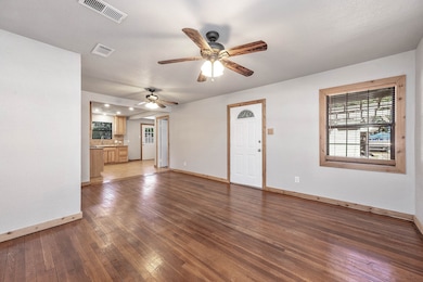 233 Mclemore Dr, Alvin, TX 77511 - photo 7