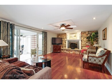 1625 Apache Dr, Naperville, IL 60563 - photo 2