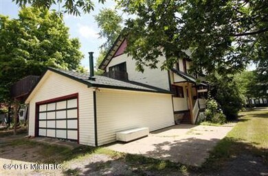 323 E Bridge 1