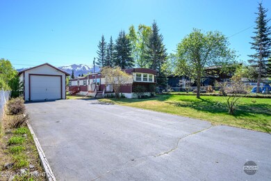 823 Valley Street-4