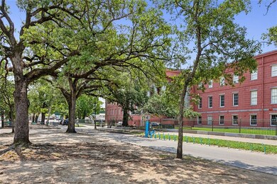 US Mint & French Quarter just across Neutral Ground