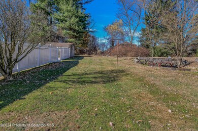 903 Throop St, Scranton, PA 18519 - photo 4