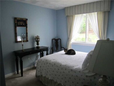 566 Commonwealth Ave, Warwick, RI 02886 - photo 6