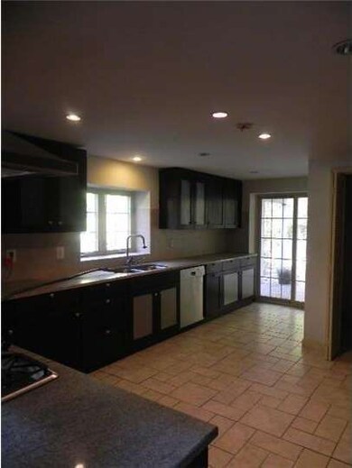 812 Crestview Dr, Springfield, PA 19064 - photo 5