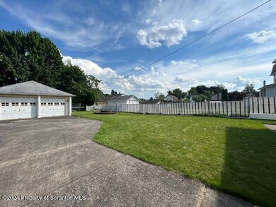 216 2nd St, Blakely, PA 18447 - photo 5