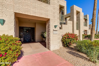 2802 E Camino Acequia Dr unit 7, Phoenix, AZ 85016 - photo 2