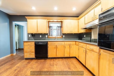 1740 Idlewood Ln, Grand Island, NE 68803 - photo 5