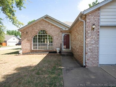 1307 W 112th Place S, Jenks, OK 74037 - photo 2
