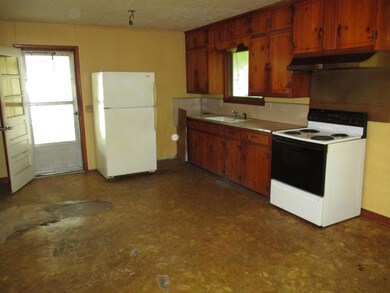 1203 Oak Dr, Manchester, TN 37355 - photo 6