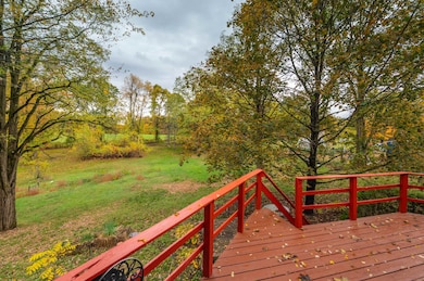 801 Newton Rd, Vernon, VT 05354 - photo 4