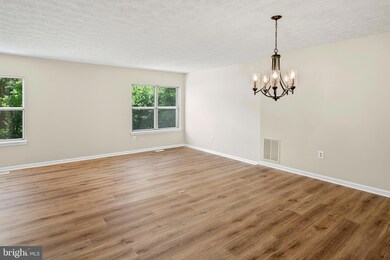 18608 Winding Creek Place, Germantown, MD 20874 - photo 7