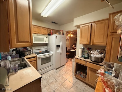 1636 J St, Las Vegas, NV 89106 - photo 2