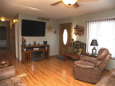 4208 Camden Ave, Lorain, OH 44055 - photo 4