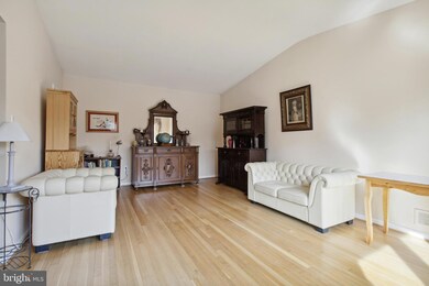 1817 Snowdrop Ln, Silver Spring, MD 20906 - photo 4