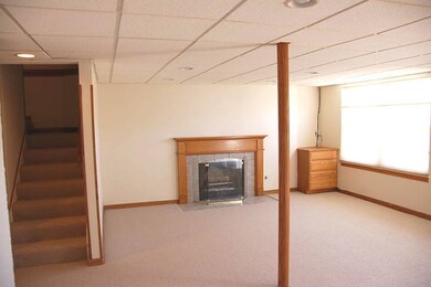 9 Brian Ct, Algonquin, IL 60102 - photo 4