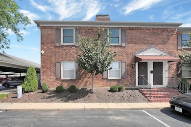 1-web-or-mls-922-chatham-lane-unit-a