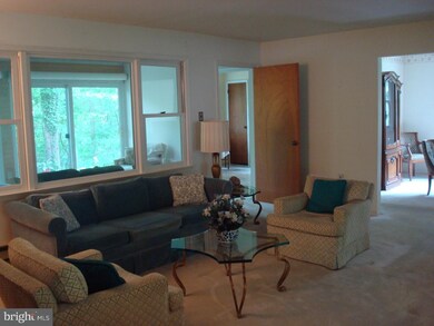 318 Old Mill Dr, Langhorne, PA 19047 - photo 3