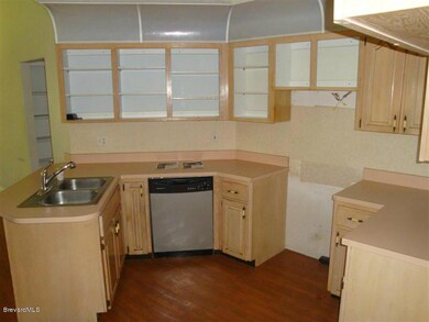 Kitchen 2 (Medium)
