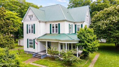 307 Prince St, Sevierville, TN 37862 - photo 2