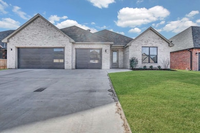3919 NE Shenandoah, Lawton, OK 73507 - photo 2