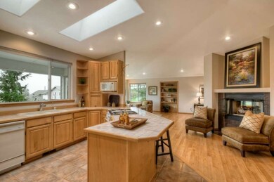 733 Edmonds St, Edmonds, WA 98020 - photo 3