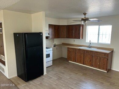 600 Hampton Rd, El Paso, TX 79915 - photo 2