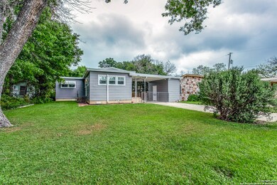 1019 Bartholomae St, Seguin, TX 78155 - photo 3