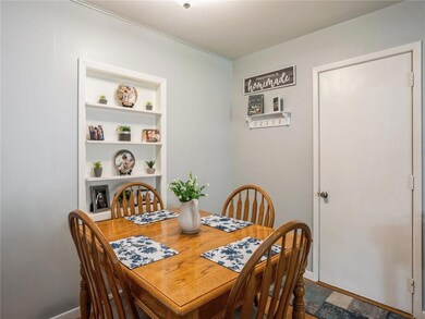 909 S 14th Ave W, Newton, IA 50208 - photo 6