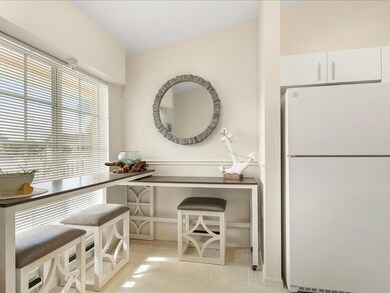 06-2805 Cypress Trace Cir 204 Naples FL-