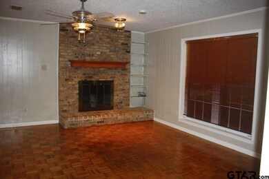 10524 Creek Bend Dr, Tyler, TX 75707 - photo 2