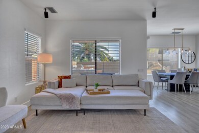 2109 W Kathleen Rd-6