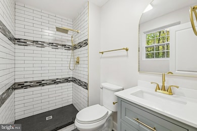 8815 Falling Leaf Dr, Owings, MD 20736 - photo 4