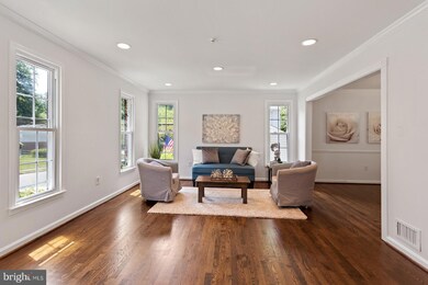 8800 Prudence Dr, Annandale, VA 22003 - photo 4