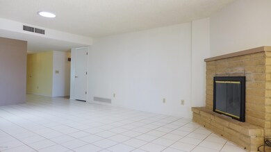 Family room 2