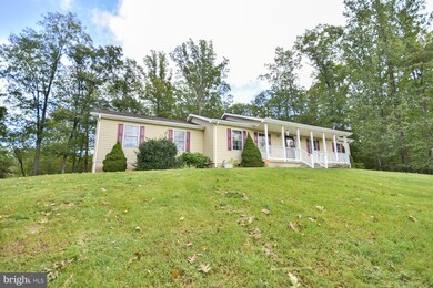 390 Leviticus Dr, Bunker Hill, WV 25413 - photo 4