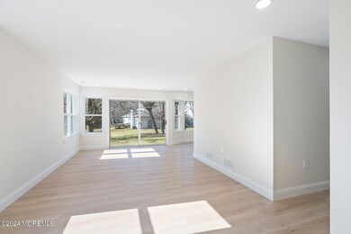 004-211RavenswoodRoad-Englishtown-NJ-077