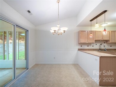 122 Wiltshire Cir, Fletcher, NC 28732 - photo 6