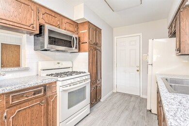 9834 Jaywood Dr, Houston, TX 77040 - photo 6