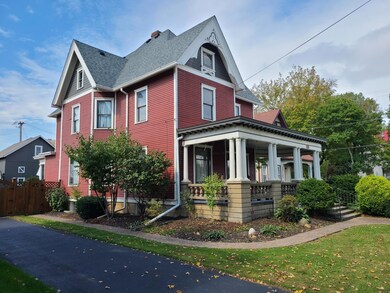 469 N Main St