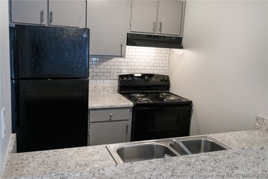 5842 Century Oaks Dr unit A, Fayetteville, NC 28314 - photo 6