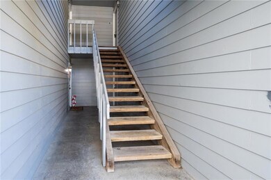 501 Colorado St unit 4, Lawrence, KS 66044 - photo 4