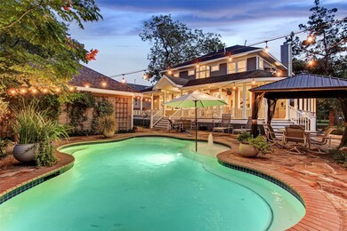 The back yard is as breathtaking as the front! The