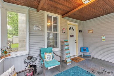 05-211 S Webster-WindowStill-Real-Estate