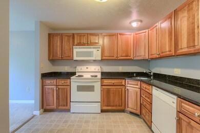 31 Green Briar Rd, Fitchburg, MA 01420 - photo 5