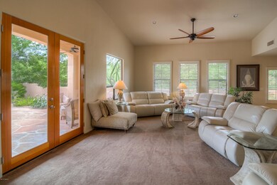 12 Living Room photo d