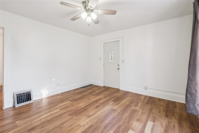 123 E 8th St S, Newton, IA 50208 - photo 5