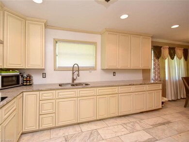 1724 Brook Dr, Asheboro, NC 27205 - photo 4