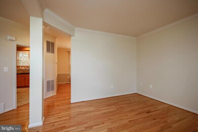 2817 Burrough Hill Ln, Woodbridge, VA 22191 - photo 6