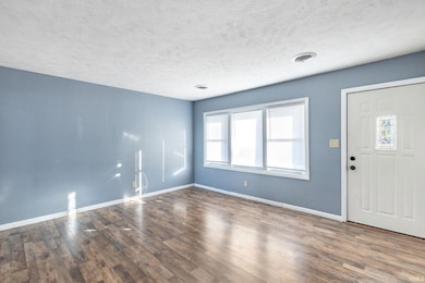 804 E Bristol St, Elkhart, IN 46514 - photo 6